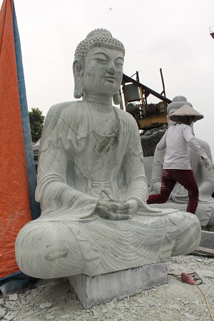 Tượng phật A DI ĐÀ - thuộc quần thể Tháp Tường Long